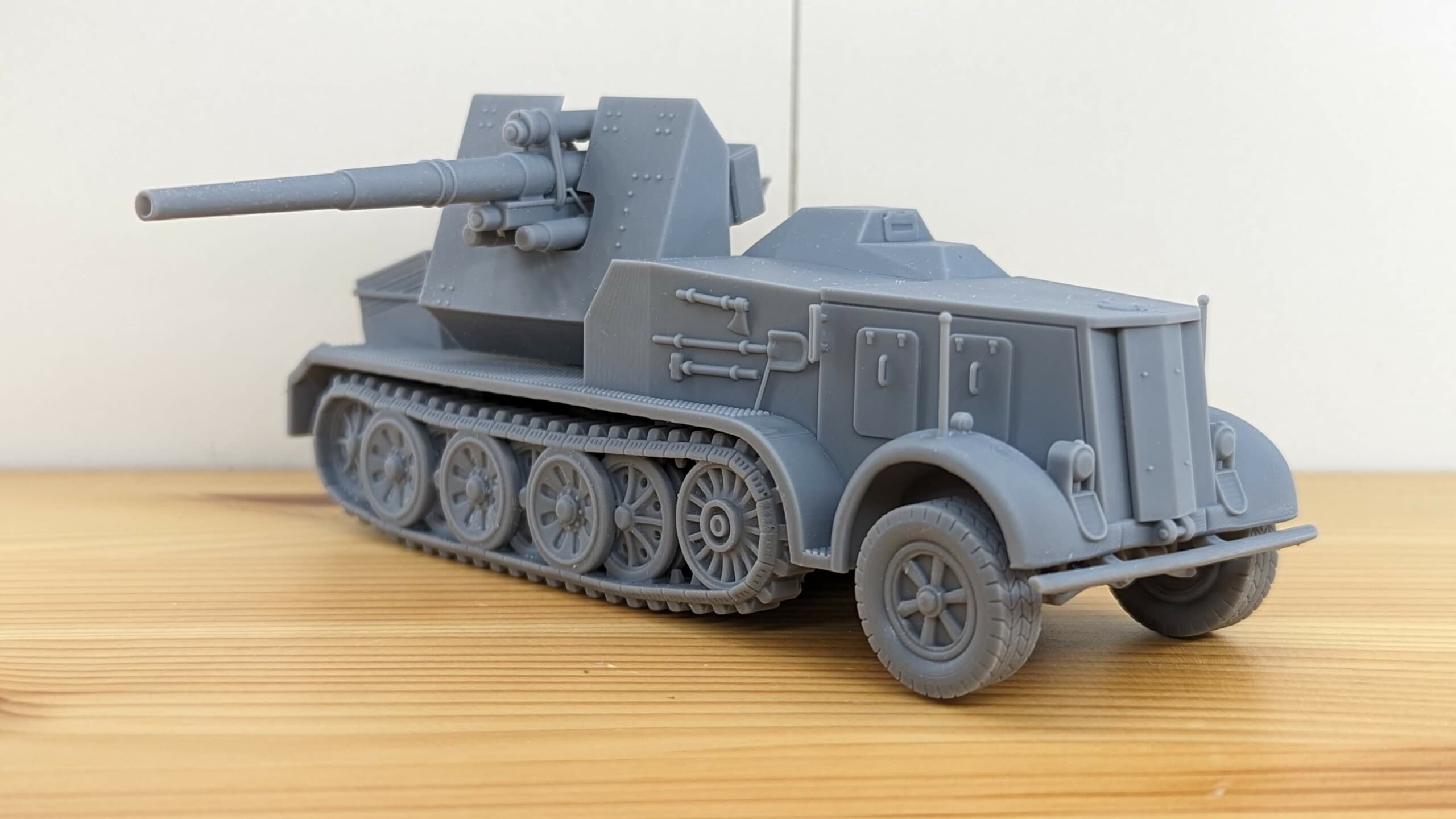 Miniature Half Track Allemand WW2 - SdKfz 8 Avec Flakvierling 20mm - 21 Cm