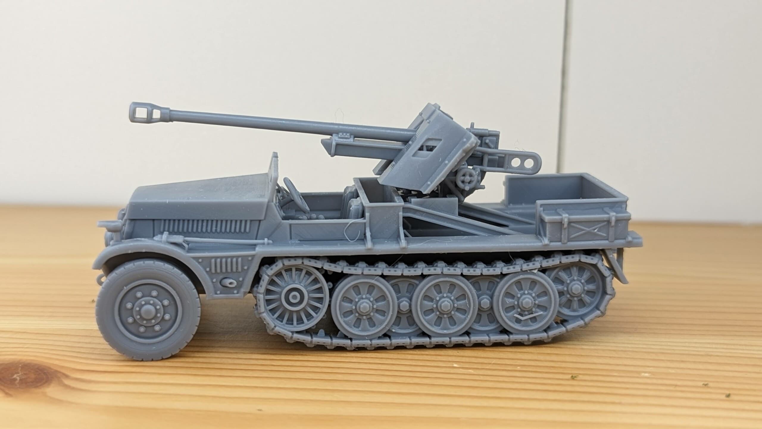 Half-track Sd.Kfz.10/5 with armor and 5cm PAK 38 + Crewmen